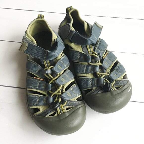 Keen Hiking Water Sandal - Size 6 - Picture 1 of 8